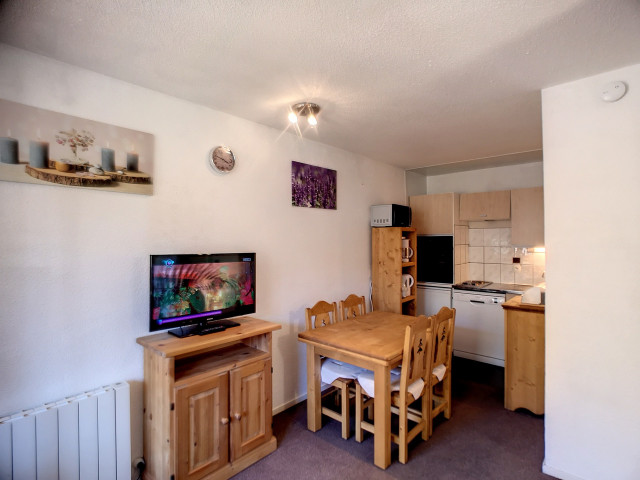 _lv_images__lot_0012010201_01_30183382