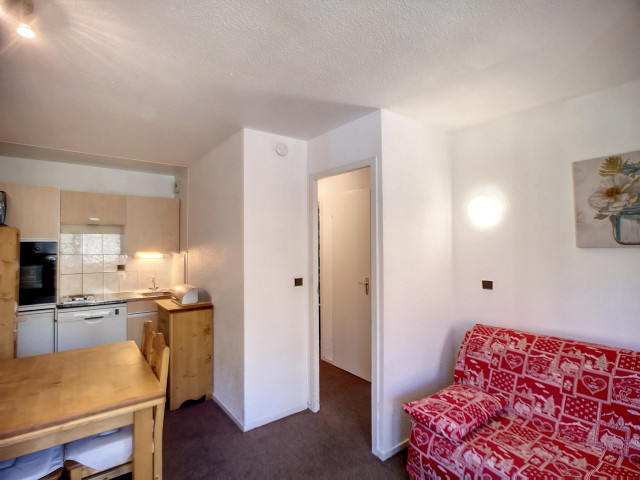 _lv_images__lot_0012010201_02_32327463
