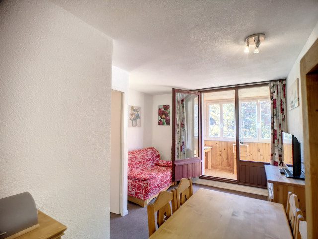 _lv_images__lot_0012010201_03_30069156