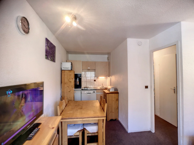 _lv_images__lot_0012010201_04_32454161