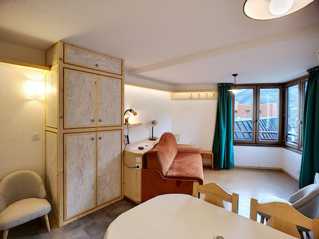 _lv_images__lot_0012010223_02_27388997