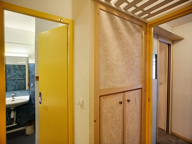 _lv_images__lot_0012010223_08_27764833