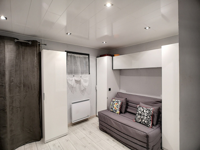 _lv_images__lot_0012010230_06_29327150 _lv_images__lot_0012010230_06_29327150