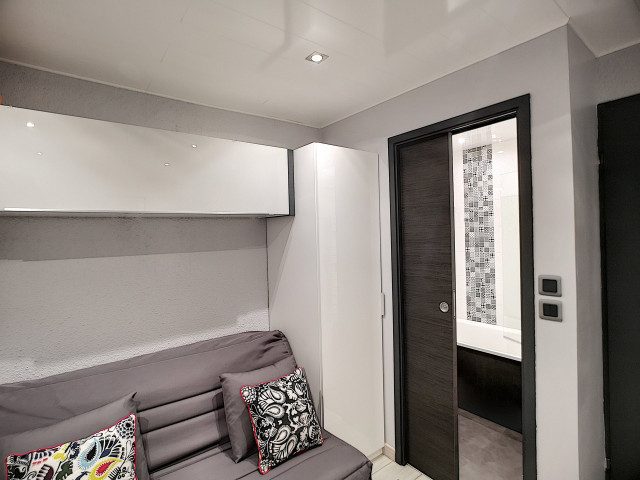 _lv_images__lot_0012010230_07_27949092 _lv_images__lot_0012010230_07_27949092