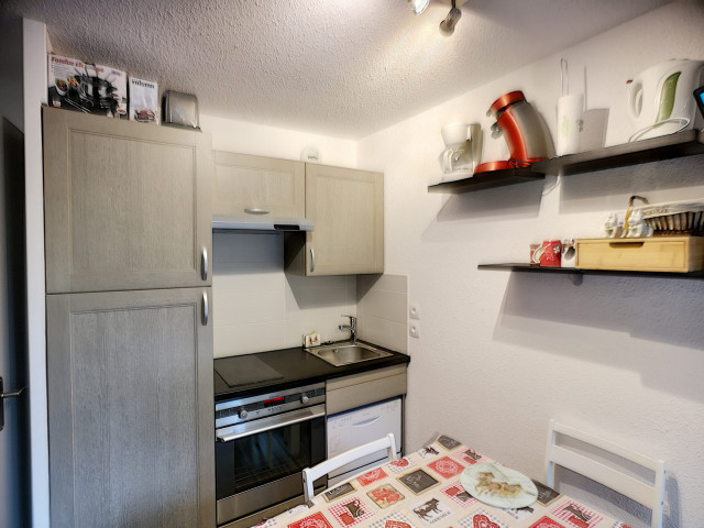 _lv_images__lot_0012020105_11_28140798