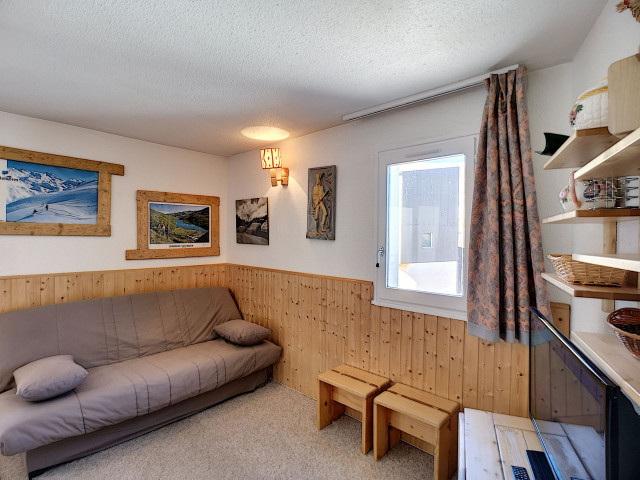 _lv_images__lot_0012020301_03_32136058