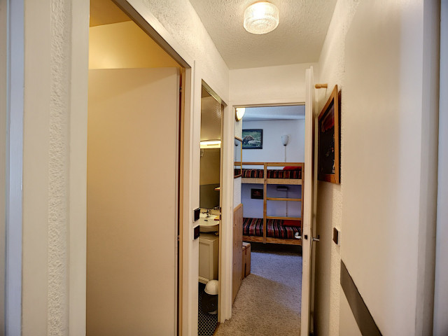 _lv_images__lot_0012020301_05_29665341