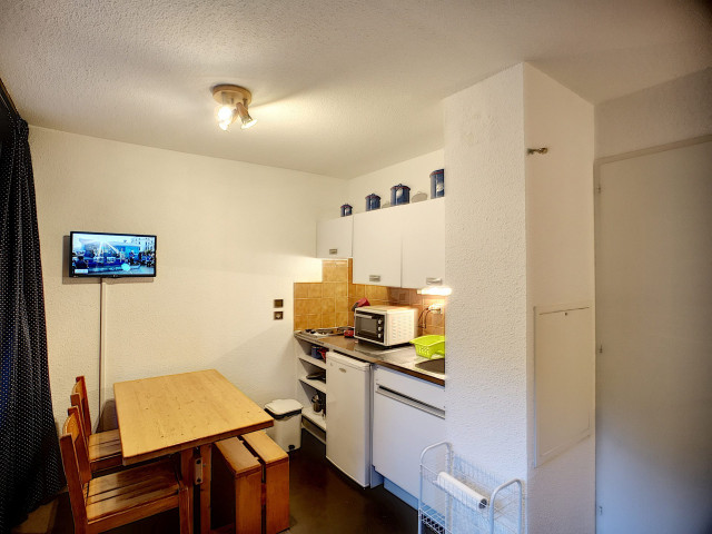 _lv_images__lot_0012020408_02_32262973