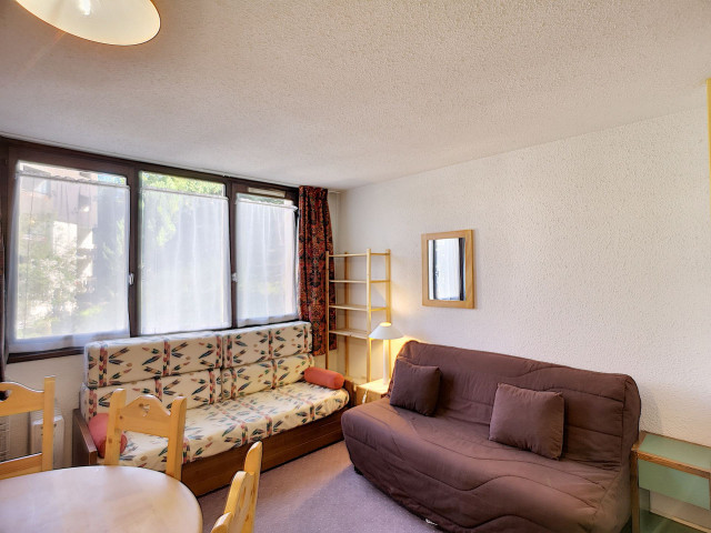 _lv_images__lot_0012030323_05_30289591