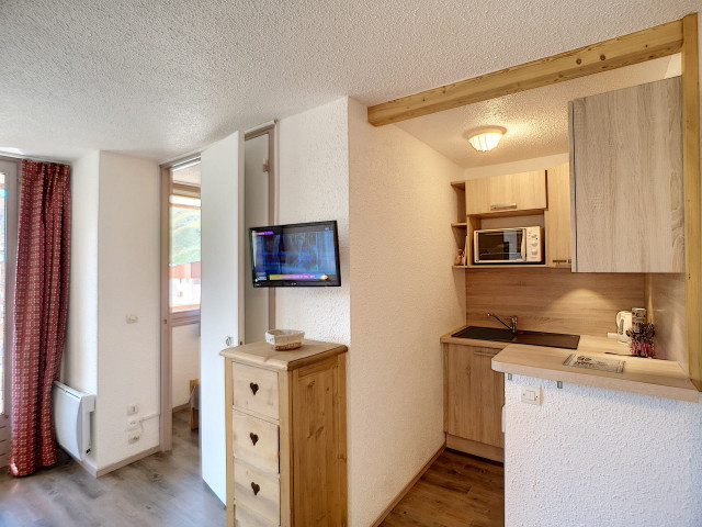 _lv_images__lot_0012030424_03_28572521