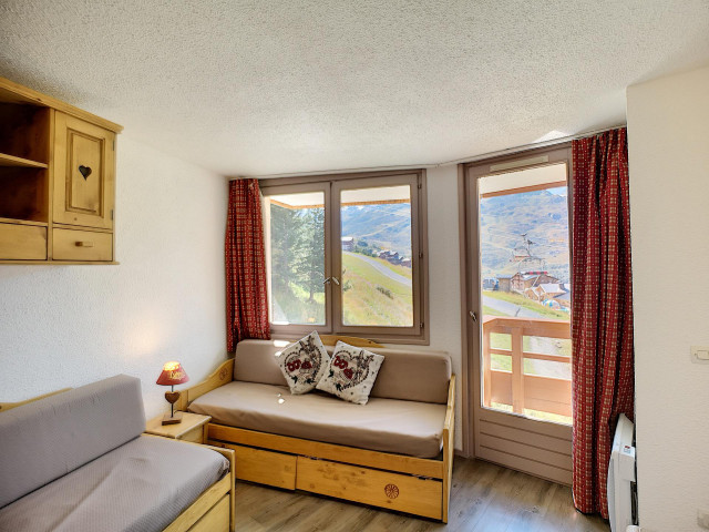 _lv_images__lot_0012030424_05_32601906