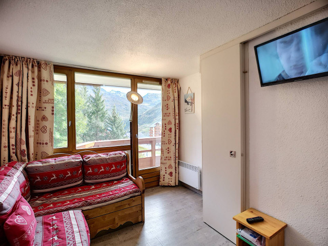 _lv_images__lot_0012030616_03_27744602