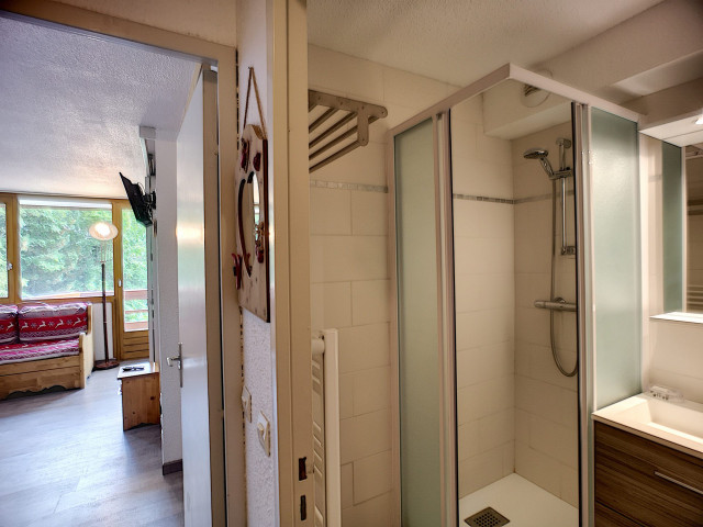 _lv_images__lot_0012030616_07_29365827