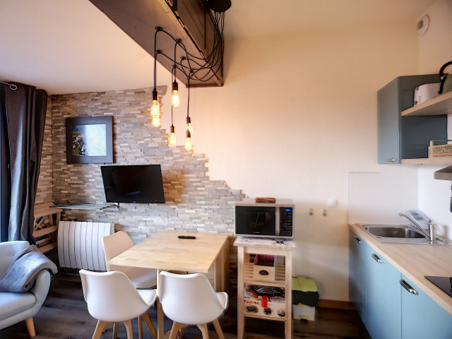 _lv_images__lot_0012030621_05_28494361