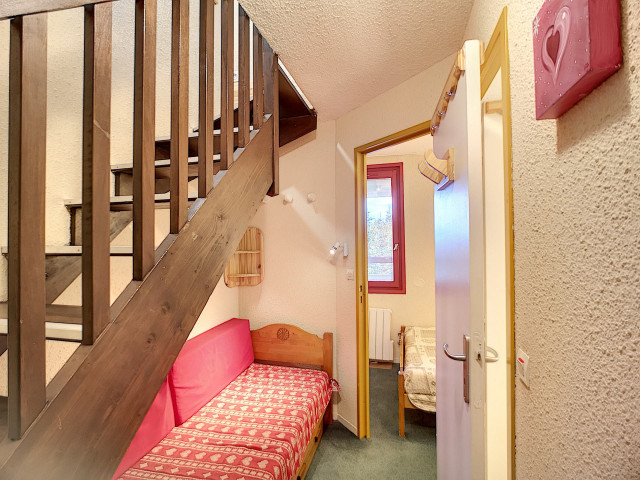 _lv_images__lot_0012030817_08_30120255