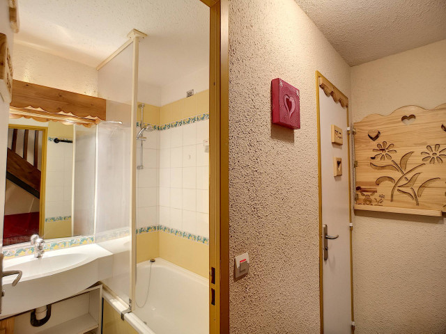 _lv_images__lot_0012030817_11_28199665