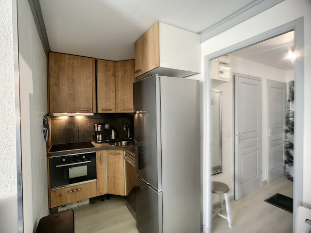 _lv_images__lot_0013040064_03_27647493