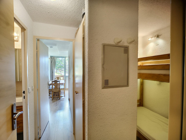 _lv_images__lot_0013040065_08_32157324