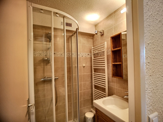 _lv_images__lot_0013040065_09_32284349