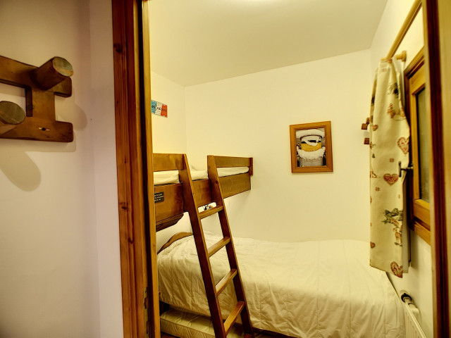 _lv_images__lot_0013040068_07_28610889