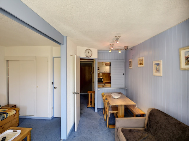 _lv_images__lot_0013040069_01_30120446