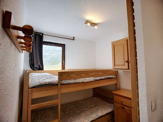 _lv_images__lot_0013040071_05_30203151