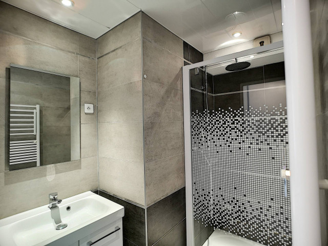 _lv_images__lot_0013040071_09_27744236