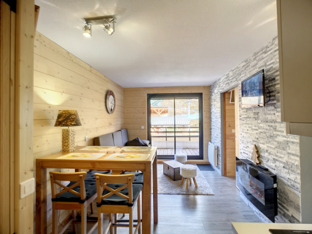 _lv_images__lot_0013040077_01_29665117