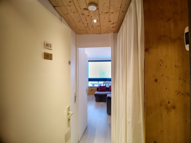 _lv_images__lot_0013040078_08_30182016