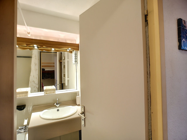 _lv_images__lot_0013040079_08_30140611