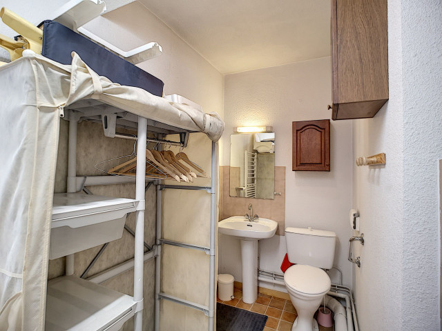 _lv_images__lot_0013040083_09_27745458