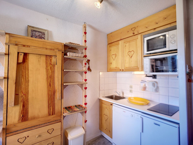 _lv_images__lot_0013040090_05_32326200