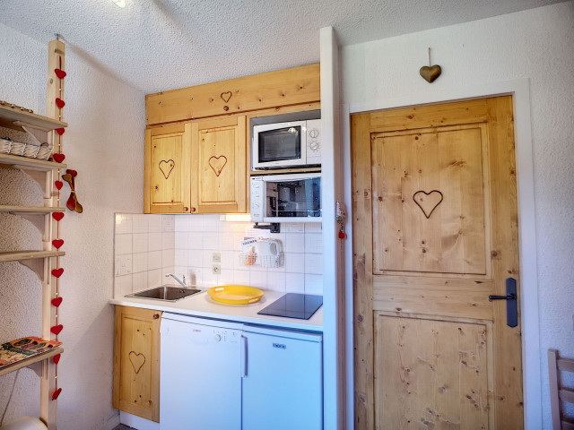 _lv_images__lot_0013040090_06_32220383