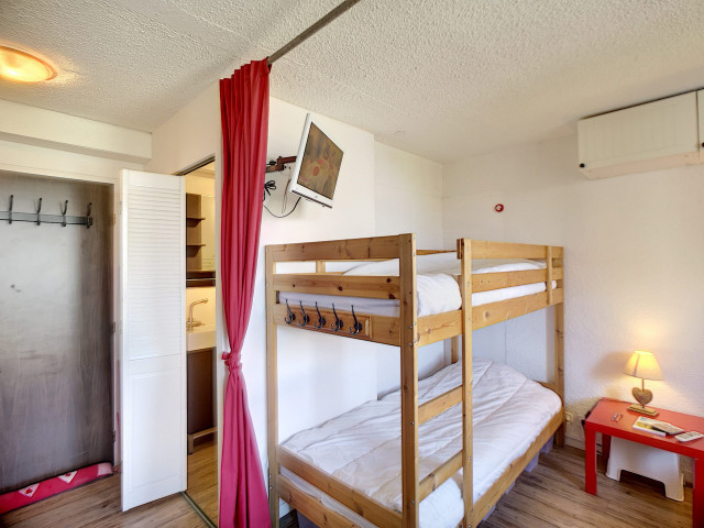 _lv_images__lot_0013040095_04_29947234