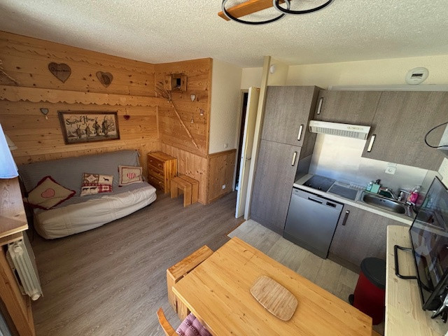 _lv_images__lot_0013040098_01_28316623