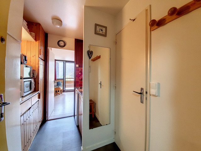 _lv_images__lot_0013040102_04_30101813