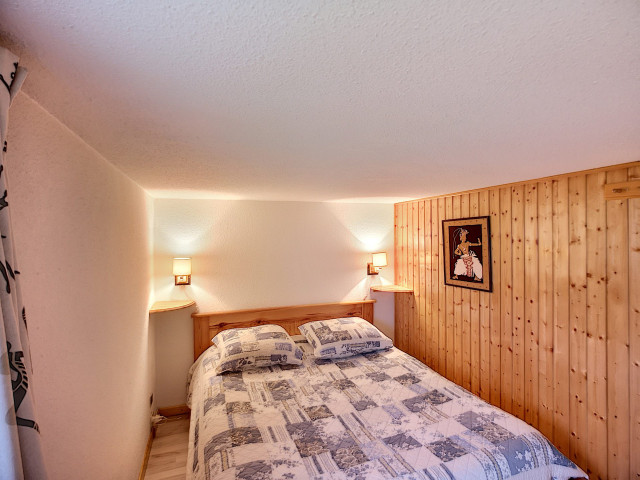 _lv_images__lot_0013040103_12_30009093