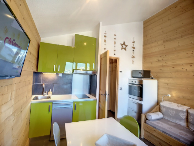 _lv_images__lot_0013040106_03_32579684