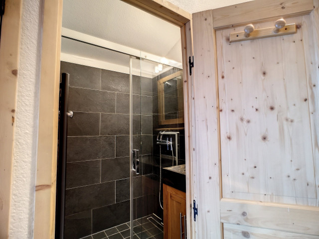 _lv_images__lot_0013040106_06_30009305