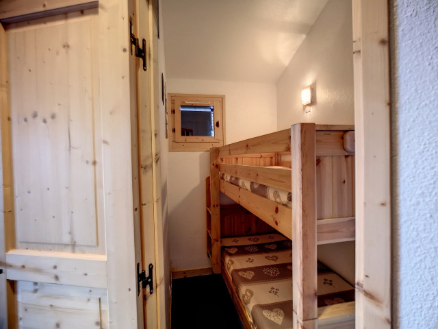 _lv_images__lot_0013040106_08_29048240