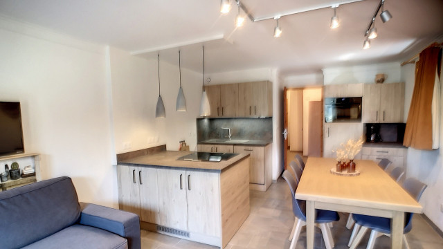 _lv_images__lot_0013040110_02_29870136