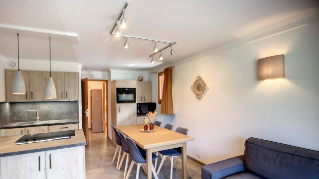 _lv_images__lot_0013040110_06_28414143