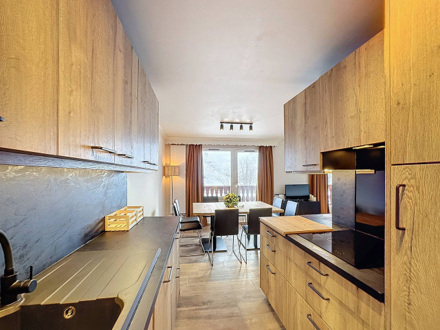 _lv_images__lot_0013040111_03_27835736