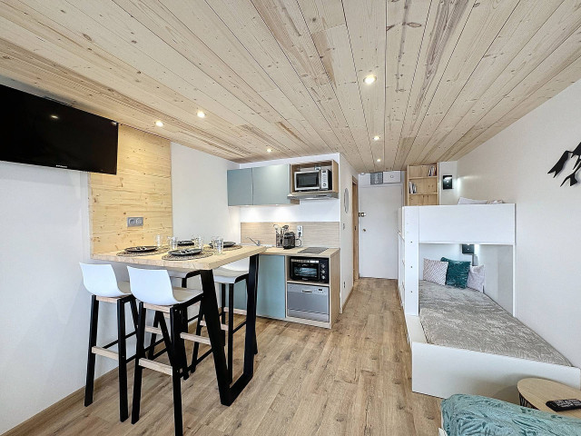 _lv_images__lot_0013040112_01_30202677