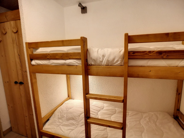 _lv_images__lot_0013040114_13_28257537