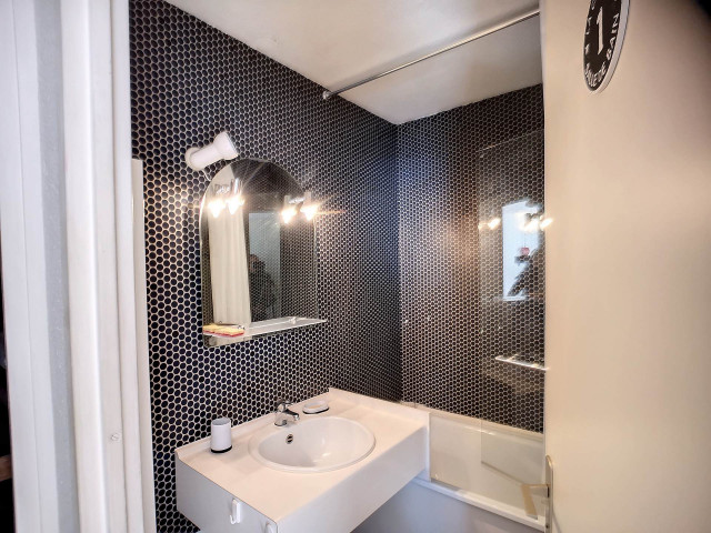 _lv_images__lot_0013040117_06_27726080