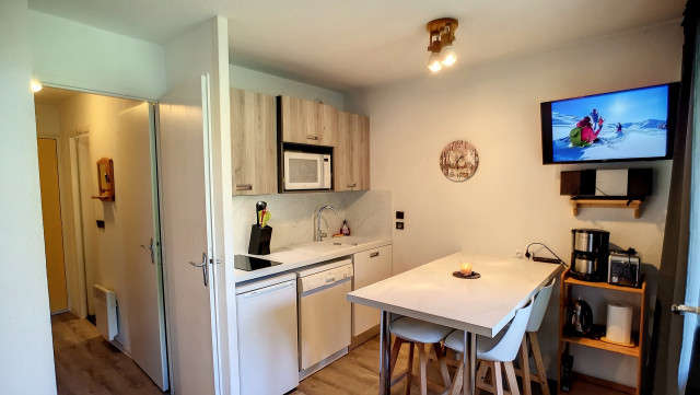 _lv_images__lot_0013040129_01_28159726