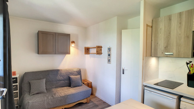 _lv_images__lot_0013040129_03_28609905