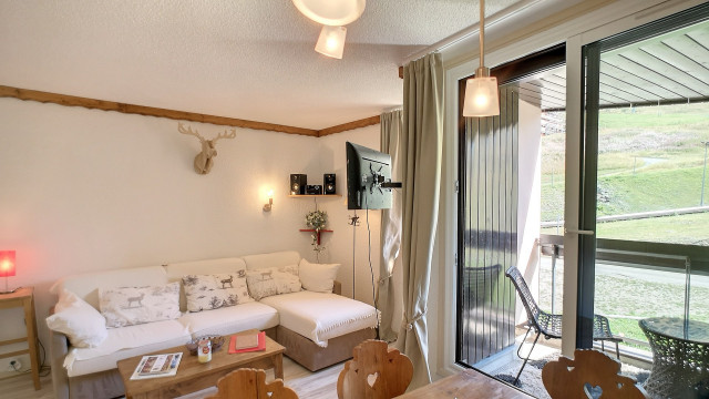 _lv_images__lot_0013040135_03_29504148