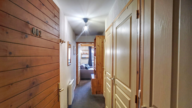 _lv_images__lot_0013040140_13_28296176